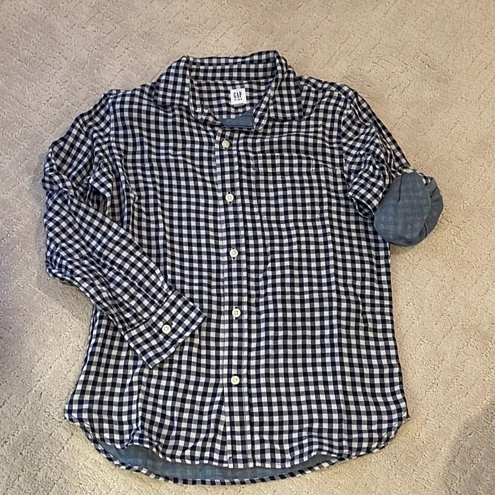 New without tags, gap kids button down. Size Large.